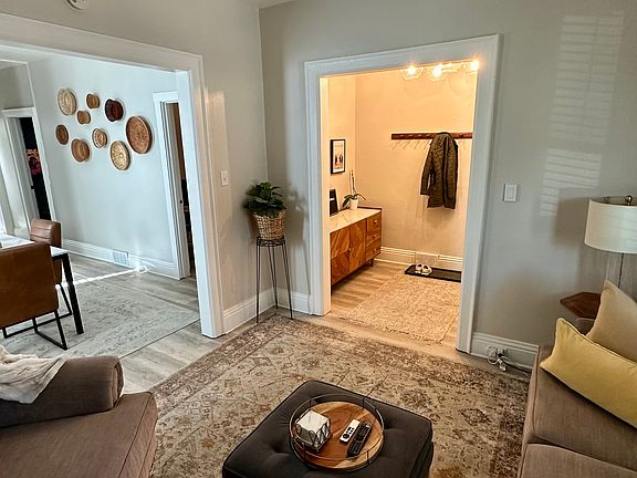 5th image of 294 Parkdale Ave #1