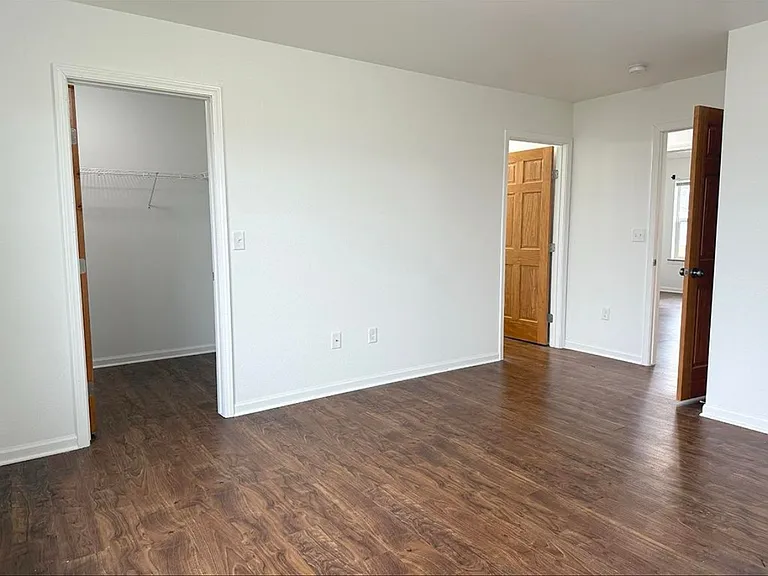 3064 Huntington Dr — Photo 17