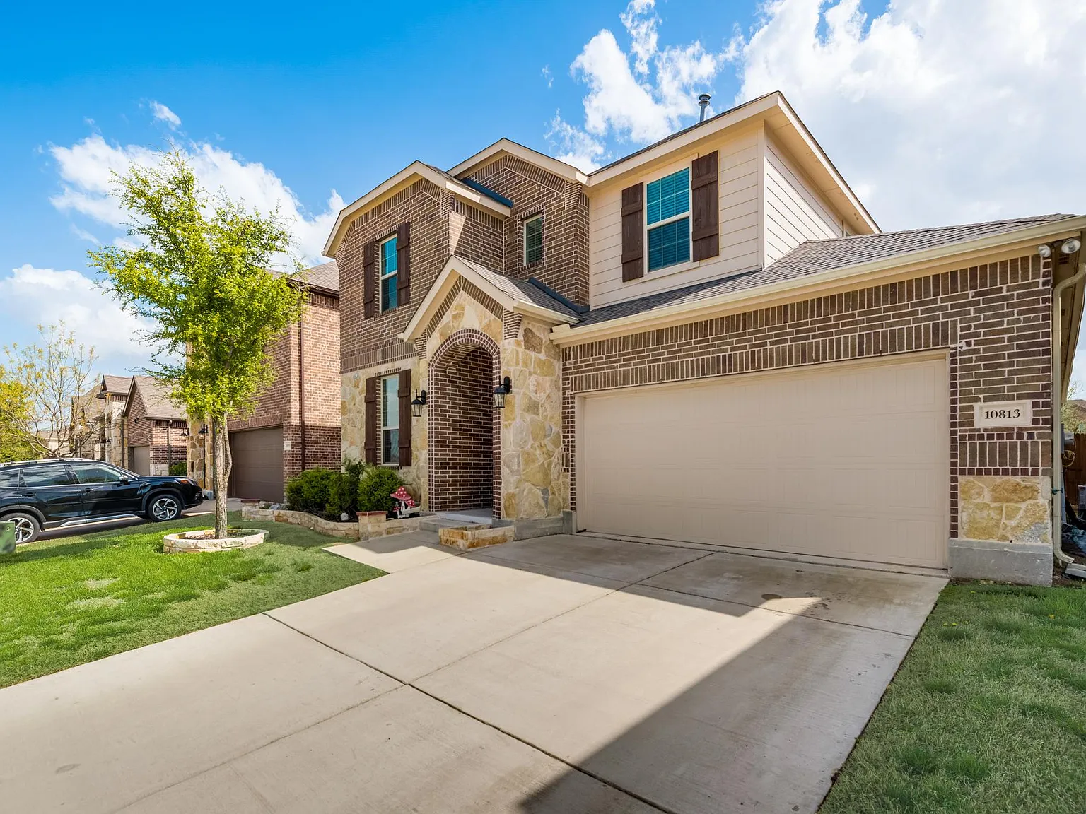 4 bed, 2343 sqft, $2,995 — Photo 3