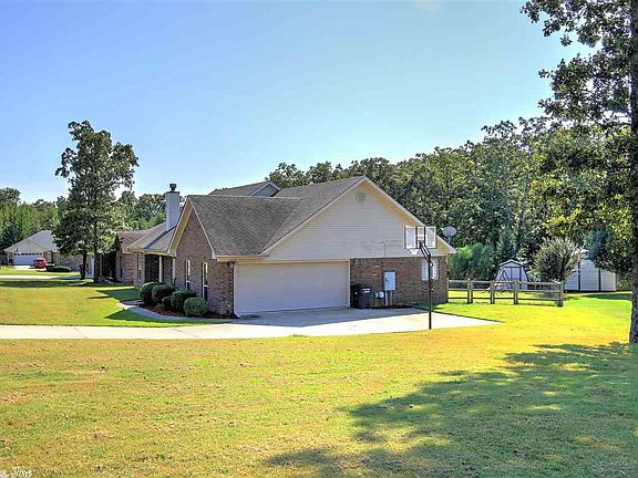 4th image of 1401 Bedford Dr