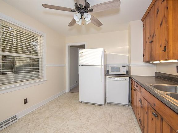 3rd image of 2707 Greenway Ave