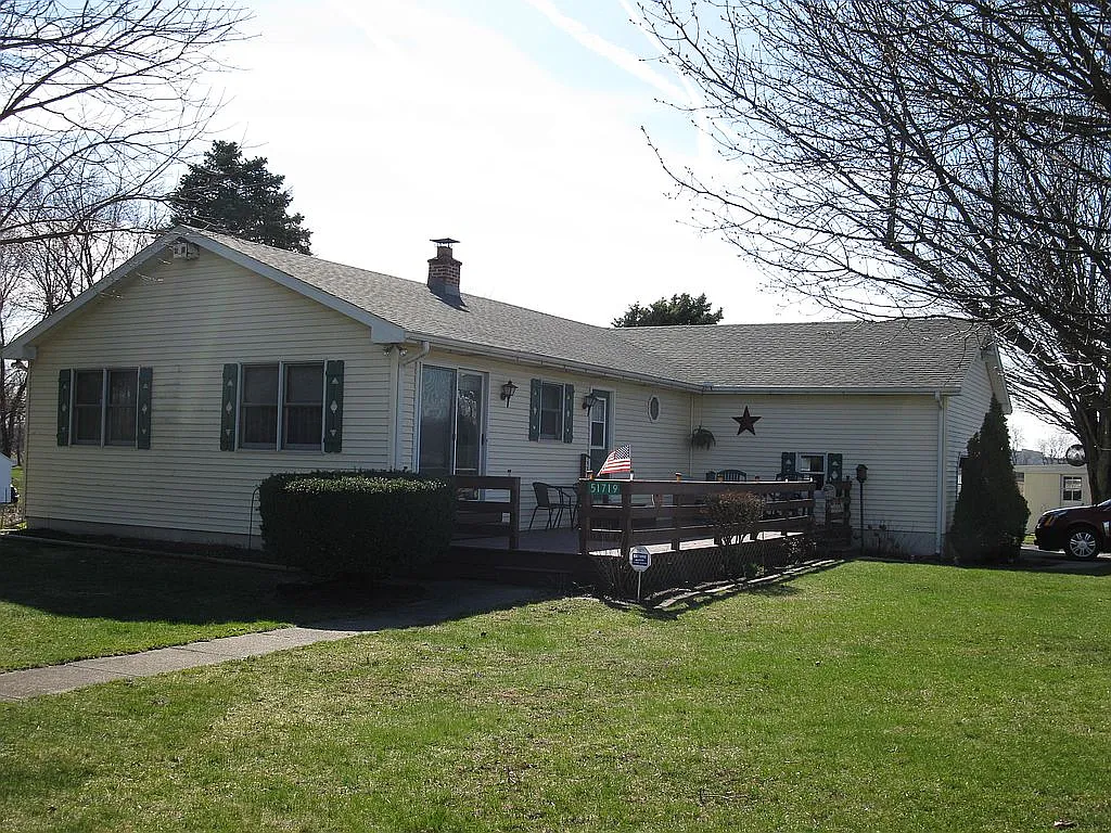 51719 Mayflower Rd photo 1