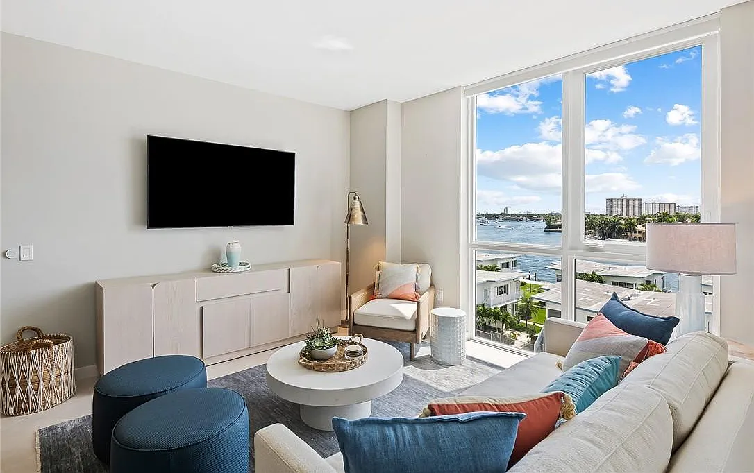 2 bed, 2.5 bath, 1228 sqft, $8,500 — Photo 3