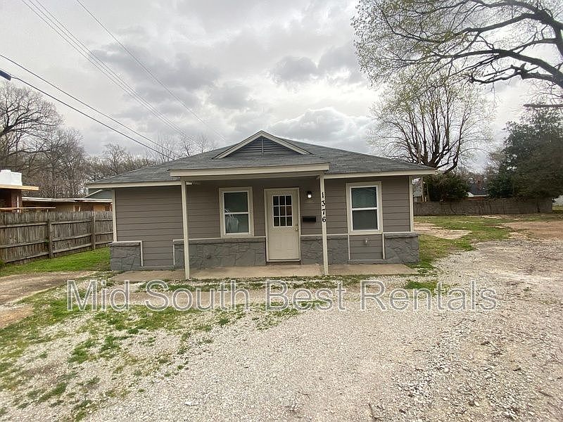 1st image of 1376 Pillow St