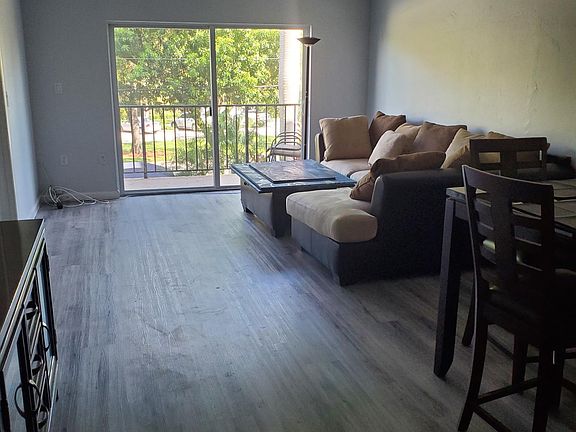 3rd image of 2600 NE 135th St APT 2E