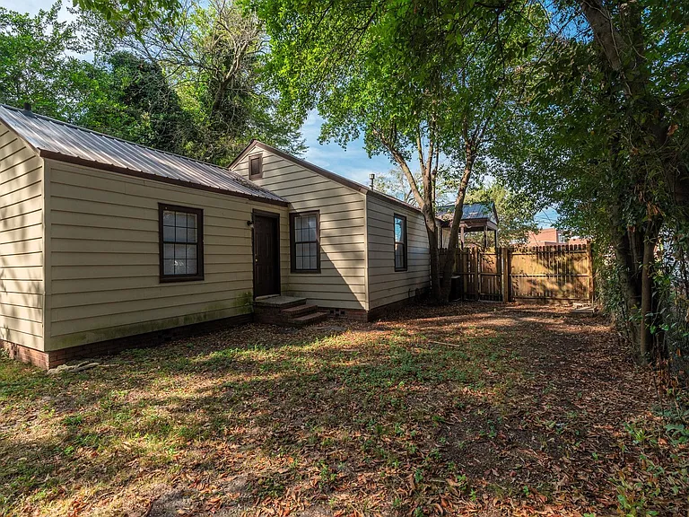 1110 Murphy St — Photo 31