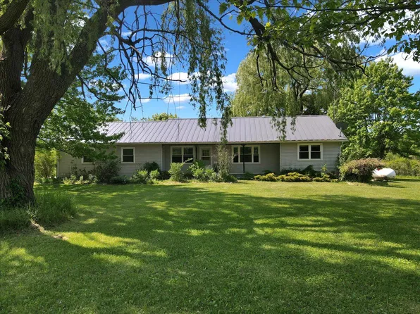 7990 Deanville Rd, Brown City, MI 48416
