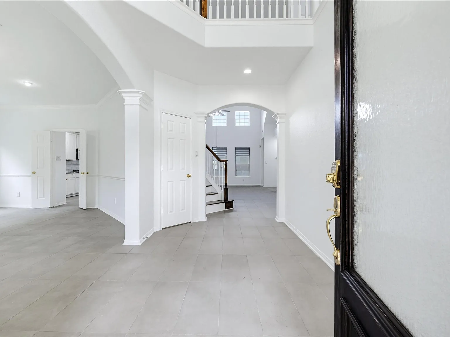 4 bed, 3.5 bath, 3380 sqft, $3,200 — Photo 4
