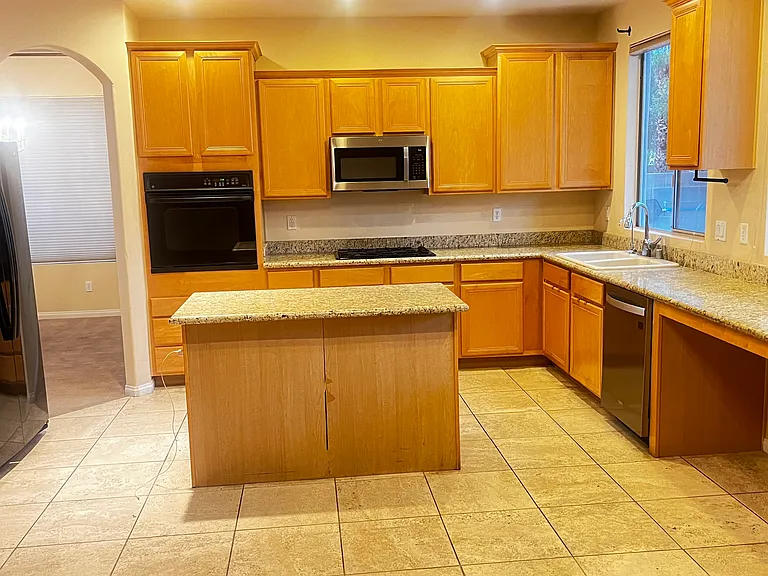 10852 Montasola St — Photo 33