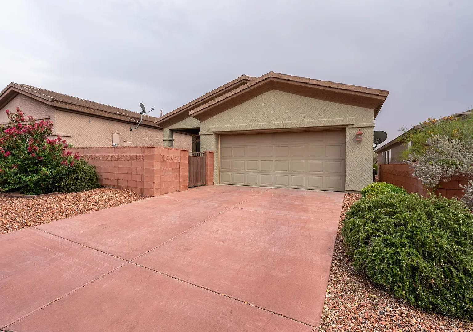 Available 10/1/26 - Furnished 3 bed, 2 Bath Home For Rent — Photo 2