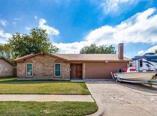 716 E Prairie View Rd, Crowley, TX 76036