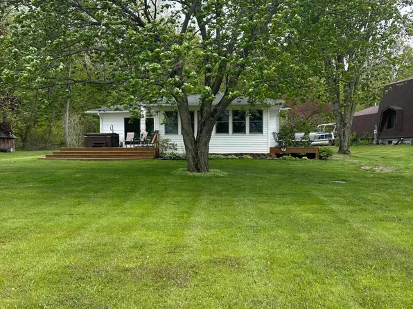 2611 Nottawa Lake Dr, Marshall, MI 49068
