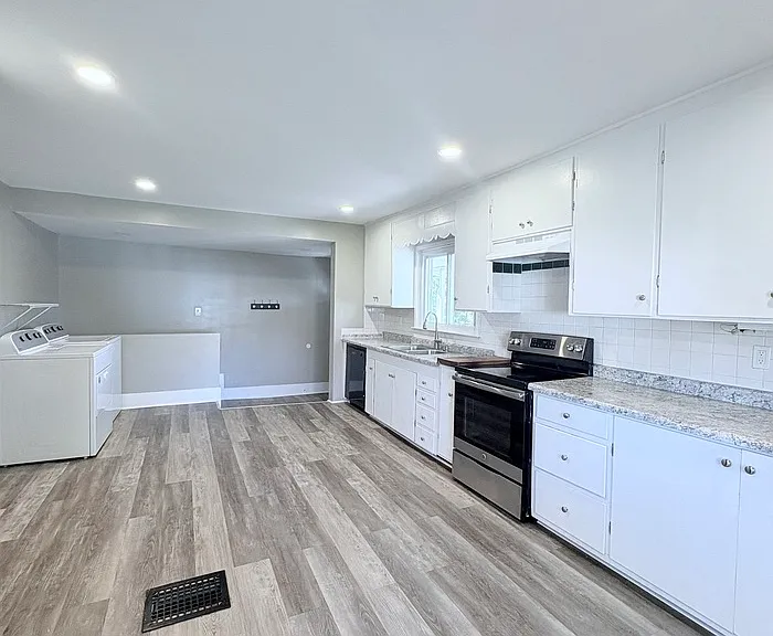 172 S Franklin St — Photo 5