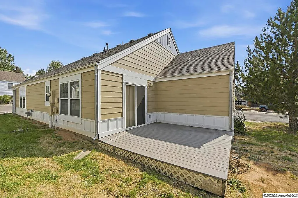 3 bed, 1312 sqft, $2,200 — Photo 3