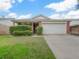 8905 Wagon Trl, Aubrey, TX 76227