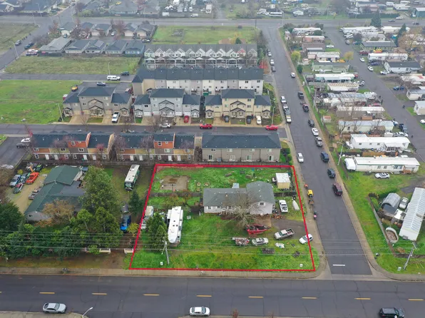 3400 Avenue C, White City, OR 97503