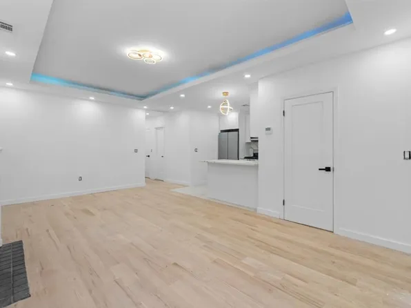 752 Lenox Road image 11 of 14