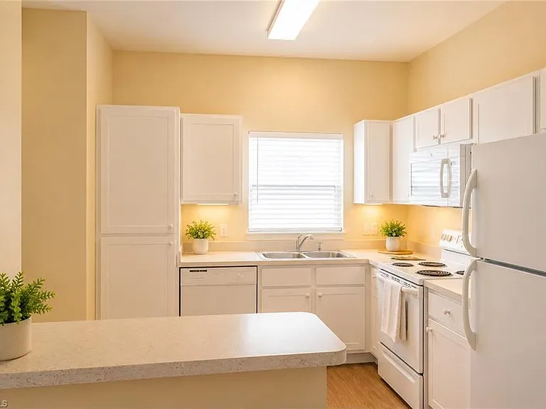 10710 San Tropez Cir — Photo 3