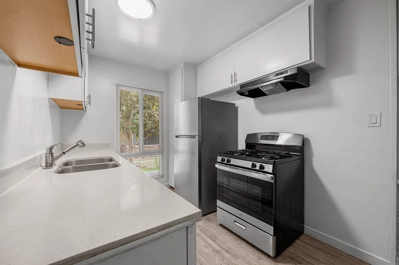 2 bed, 825 sqft, $2,095 — Photo 4