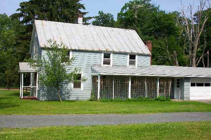 2nd image of 27 DUNHAM HOLLOW Road