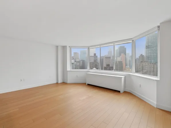 420 East 54th Street image 4 of 30