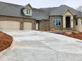 938 S Hickory Trace Ct, Springfield, MO 65809