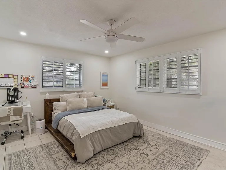 970 Benevento Ave #970 — Photo 9
