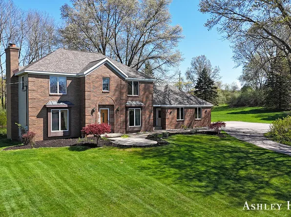 7860 Myers Lake Ave NE, Rockford, MI 49341