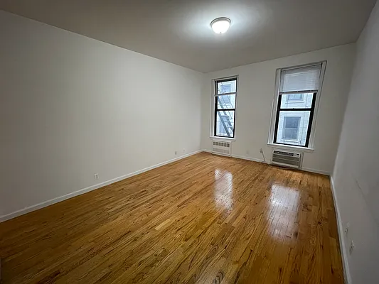 Rented by R New York | media 10