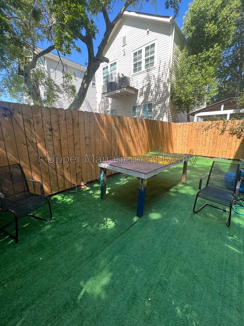 5 bed, 2.5 bath, $6,500 — Photo 4