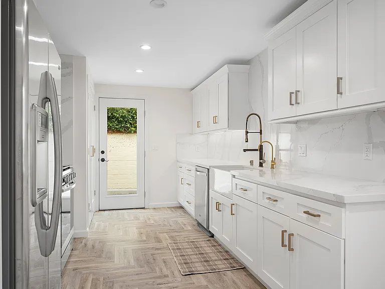 1560 Ridgeway Dr — Photo 33