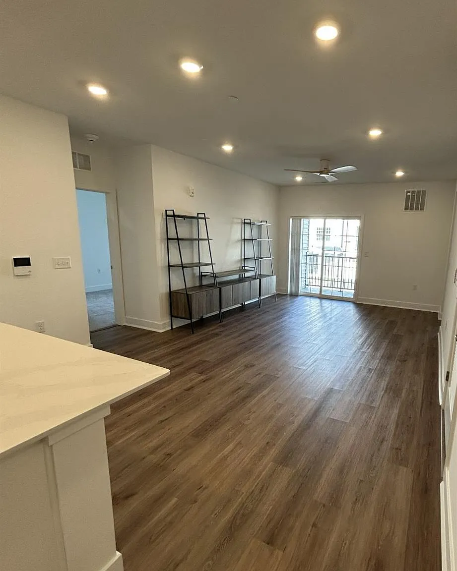 2 bed, 2.0 bath, $2,700 — Photo 1