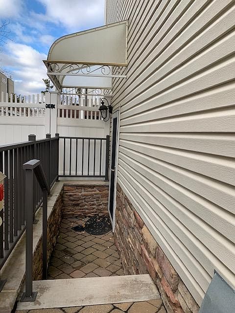 1st image of 10 Case Ave #1A