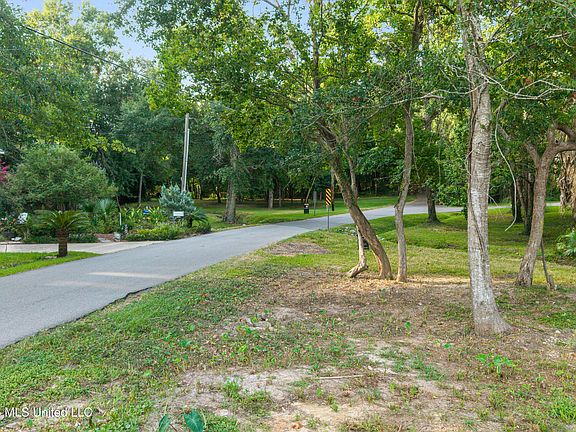5th image of Rayburn Ave