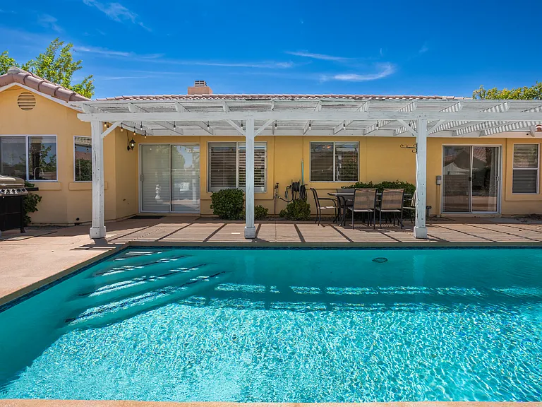 44210 Mariposa Ct — Photo 24