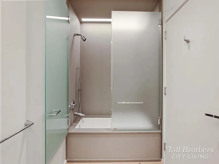121 E 22nd St #S201 — Photo 8