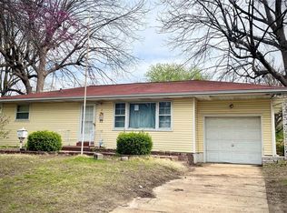 5 Sally Dr, Florissant, MO 63031