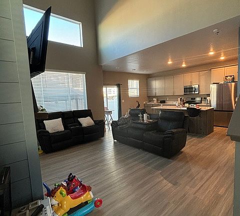 4th image of 928 W Sunspear Dr