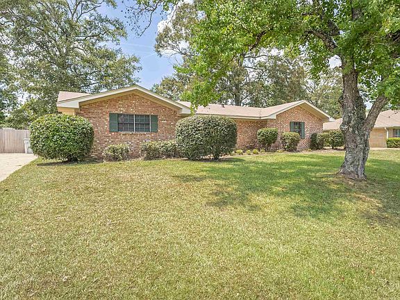 2nd image of 113 Jennifer Ln
