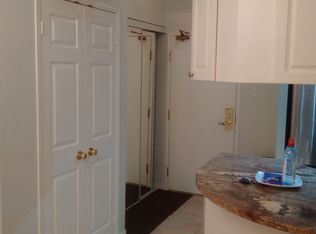 889 Bay St #910, Toronto, ON M5S 3K5