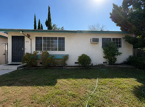 4810 Cahuenga Blvd Photo 1