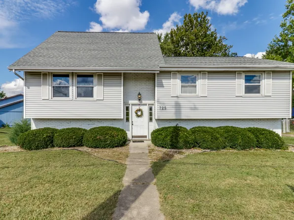 725 S Towanda Ave, Normal, IL 61761