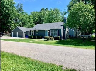 8001 Summit St, Kansas City, MO 64114