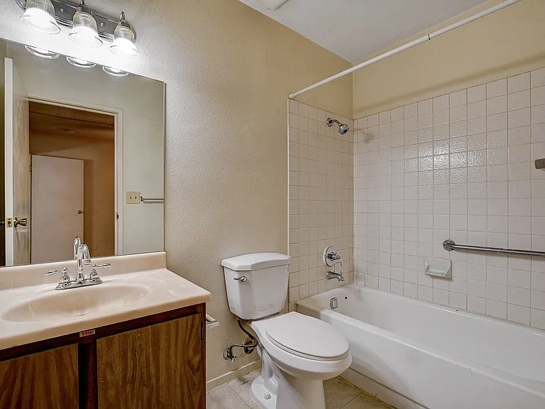 401-N-Lamb-Blvd-Apt-H_28_04282026