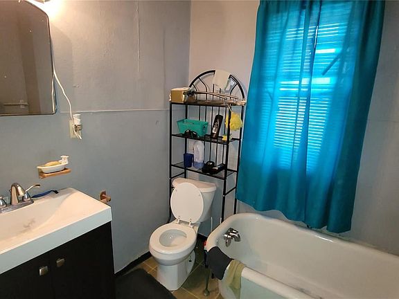 5th image of 4749 Beacon Ave