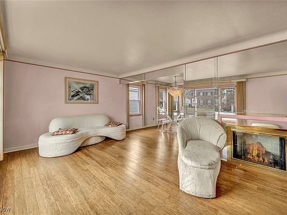 5th image of 3753 Berkeley Rd