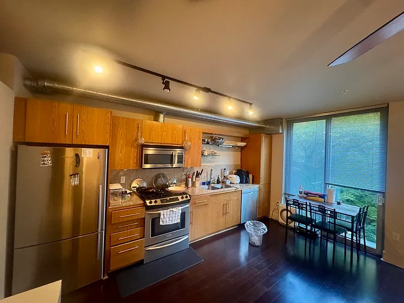 1 bed, 1.0 bath, 541 sqft, $1,950 — Photo 2
