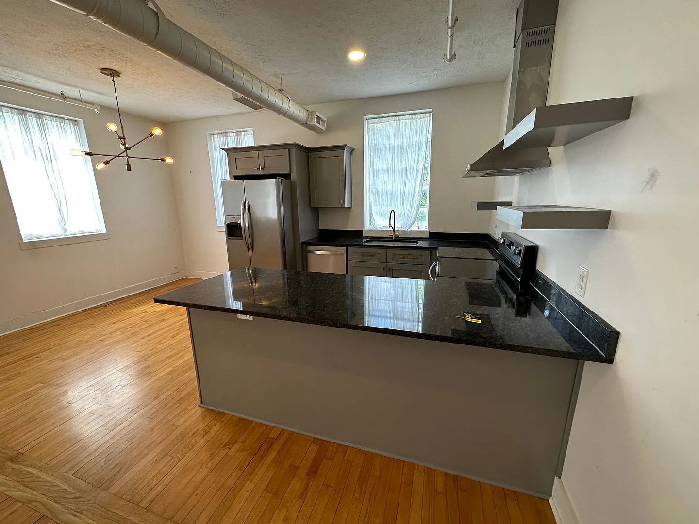 801 Church Street — Photo 2