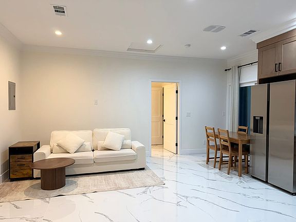3rd image of 10460 Crane Cir #A