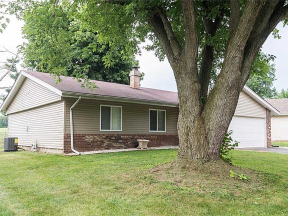 5th image of 300 Saint John Dr